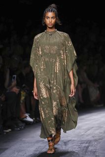 Imaan Hammam feet photo 8
