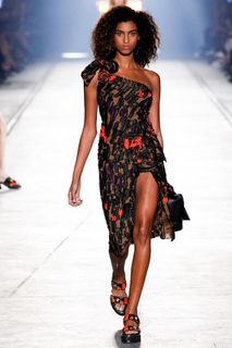 Imaan Hammam feet photo 6