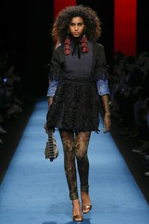 Imaan Hammam feet photo 4