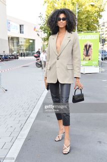 Imaan Hammam feet photo 4