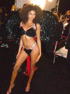 Imaan Hammam feet photo 1