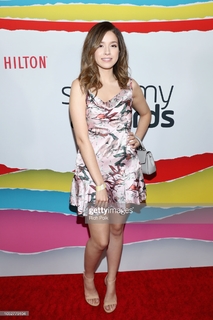 Imane 'Pokimane' Anys feet photo thumbnail