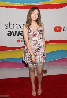 Imane 'Pokimane' Anys feet photo thumbnail
