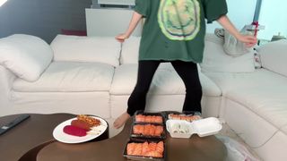 Imane 'Pokimane' Anys feet photo 8