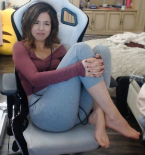 Imane Pokimane Anys feet photo thumbnail