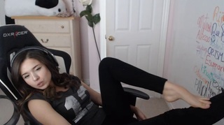 Imane Pokimane Anys feet photo thumbnail