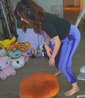 Imane Pokimane Anys feet photo thumbnail