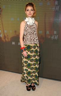 Imogen Poots feet photo thumbnail