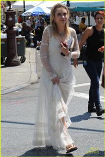 Imogen Poots feet photo thumbnail