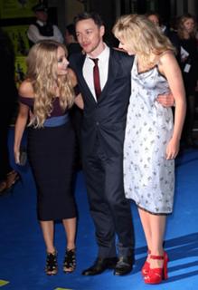 Imogen Poots feet photo thumbnail