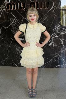 Imogen Poots feet photo thumbnail