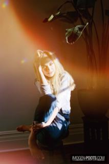 Imogen Poots feet photo thumbnail