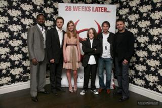 Imogen Poots feet photo thumbnail
