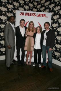 Imogen Poots feet photo thumbnail