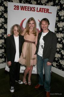Imogen Poots feet photo thumbnail