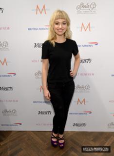 Imogen Poots feet photo thumbnail