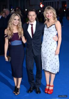 Imogen Poots feet photo thumbnail