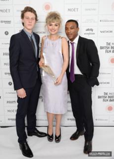 Imogen Poots feet photo thumbnail