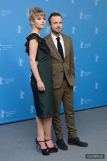 Imogen Poots feet photo thumbnail