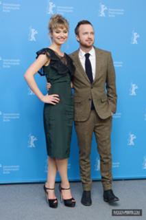 Imogen Poots feet photo thumbnail