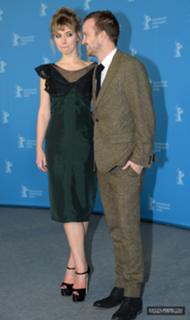 Imogen Poots feet photo thumbnail