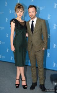 Imogen Poots feet photo thumbnail