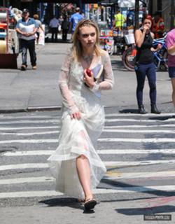 Imogen Poots feet photo thumbnail