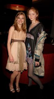 Imogen Poots feet photo thumbnail