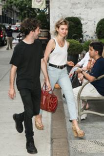 Imogen Poots feet photo thumbnail