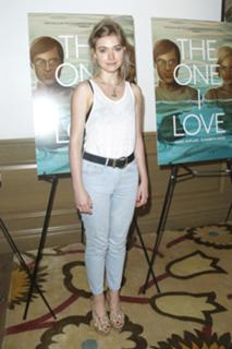 Imogen Poots feet photo thumbnail