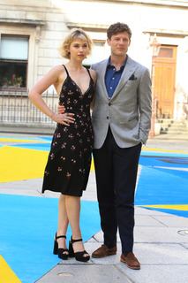 Imogen Poots feet photo thumbnail