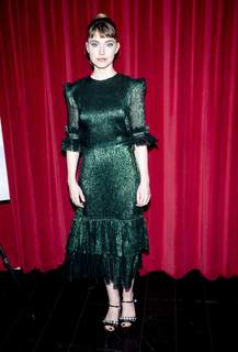 Imogen Poots feet photo thumbnail