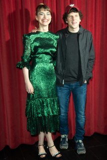 Imogen Poots feet photo thumbnail