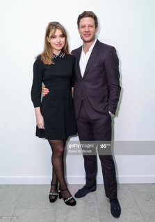 Imogen Poots feet photo thumbnail