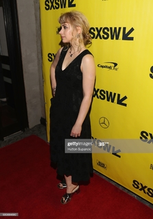 Imogen Poots feet photo thumbnail