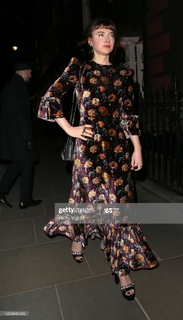 Imogen Poots feet photo thumbnail