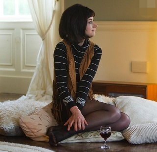 Imogen Poots feet photo thumbnail