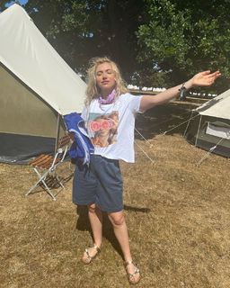 Imogen Poots feet photo thumbnail