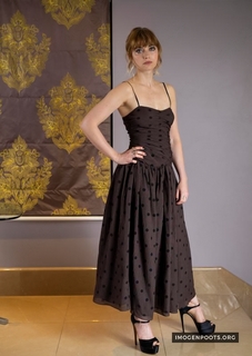 Imogen Poots feet photo thumbnail
