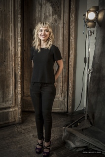 Imogen Poots feet photo thumbnail