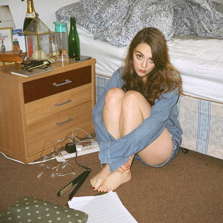 Imogen Rhiannon feet photo 10