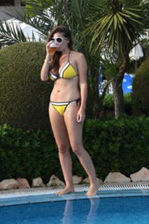 Imogen Thomas feet photo thumbnail