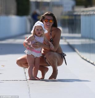 Imogen Thomas feet photo thumbnail