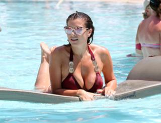 Imogen Thomas feet photo thumbnail