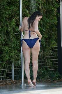 Imogen Thomas feet photo thumbnail