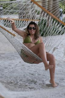 Imogen Thomas feet photo thumbnail