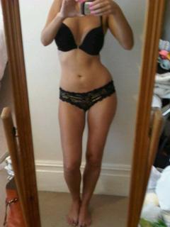 Imogen Thomas feet photo thumbnail