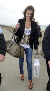 Imogen Thomas feet photo thumbnail