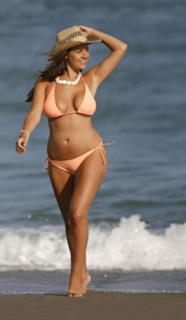 Imogen Thomas feet photo thumbnail