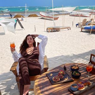 Imogen Thomas feet photo thumbnail